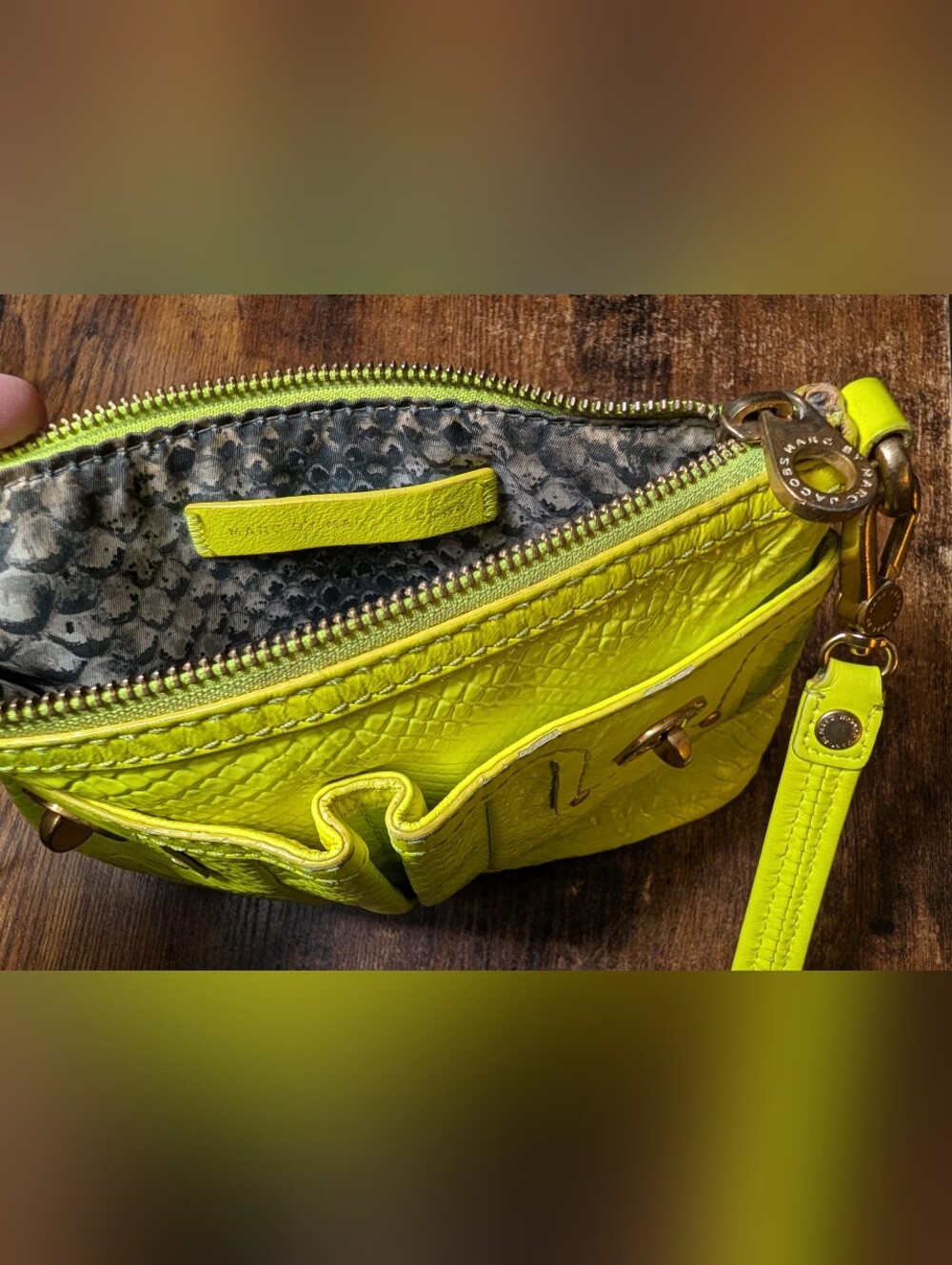 Marc Jacobs Neon Yellow Patent Leather Crossbody Bag - Picture 4 of 4